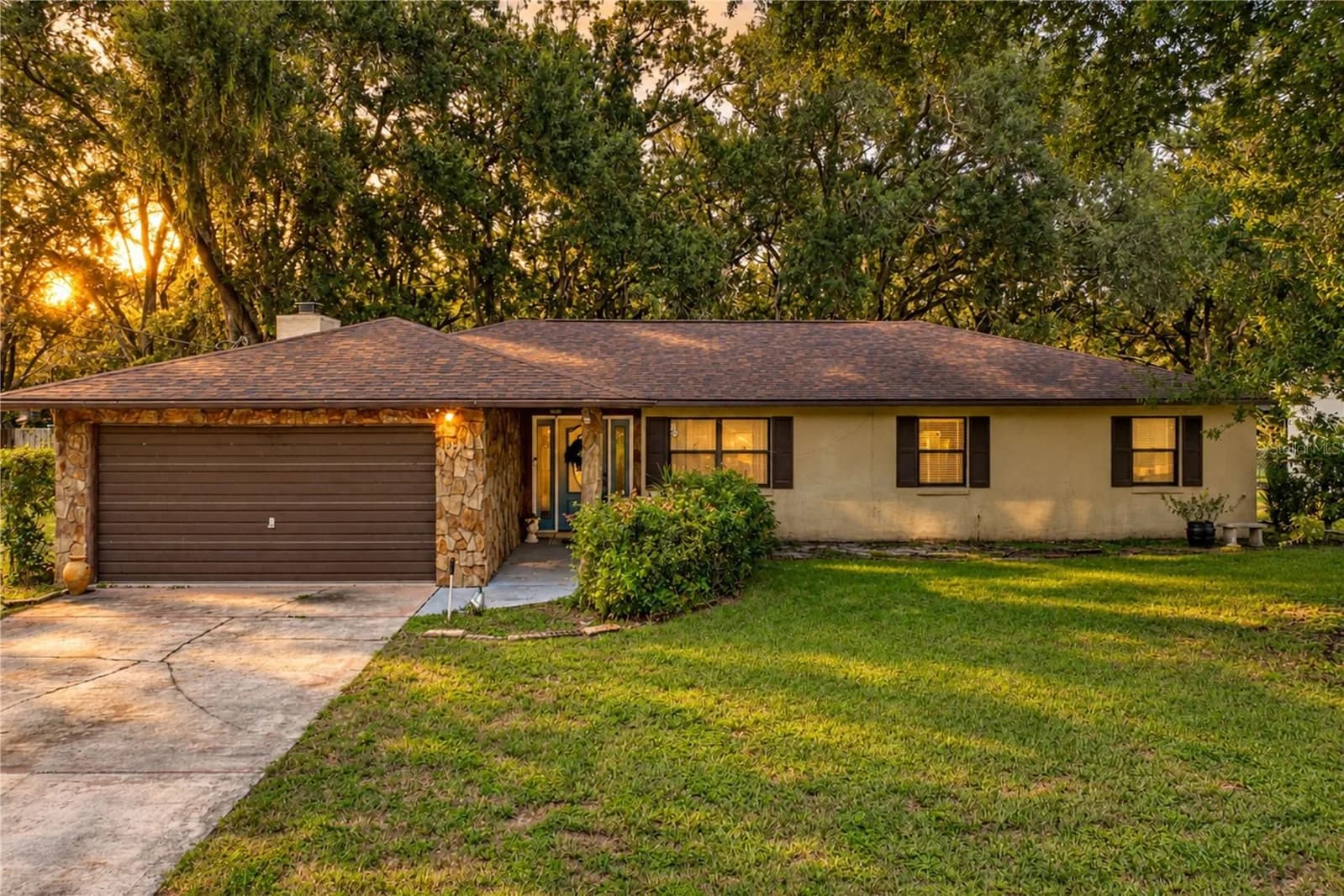 Photo 1 of 124 POINTE Drive