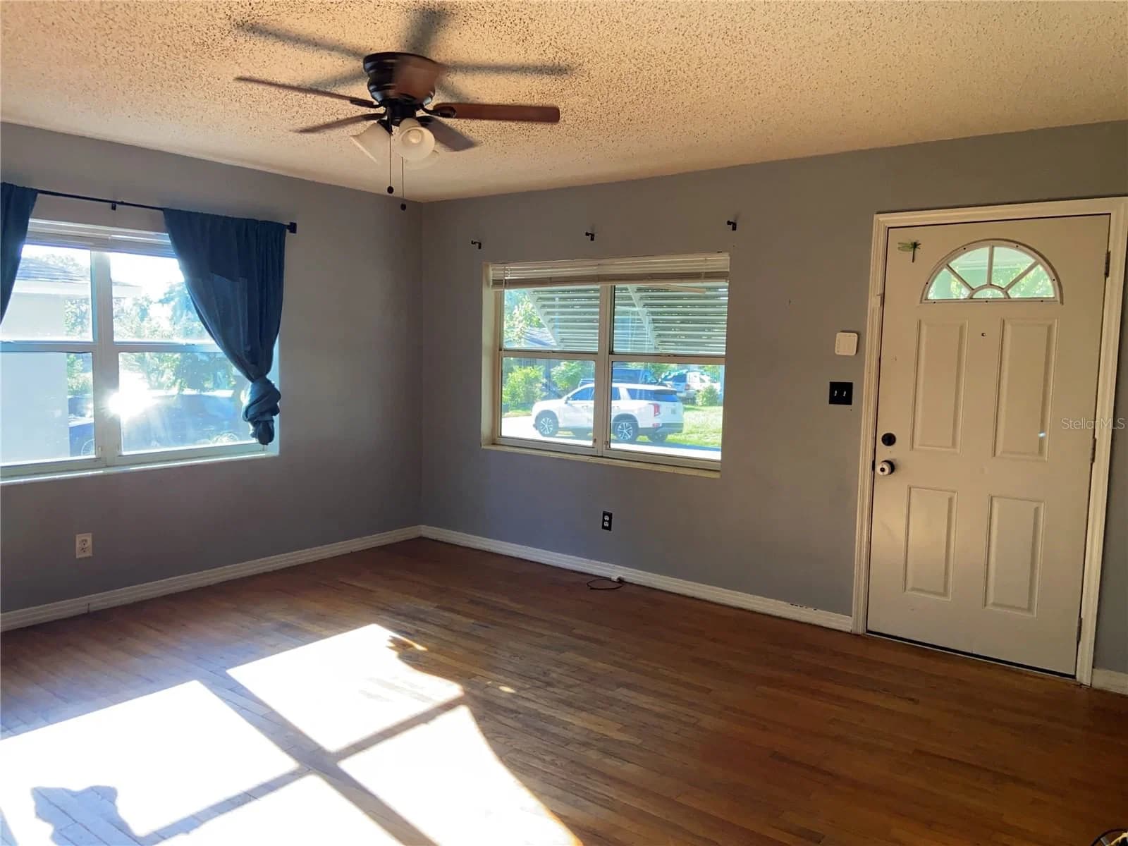 Photo 5 of 608 CHANNING Road
