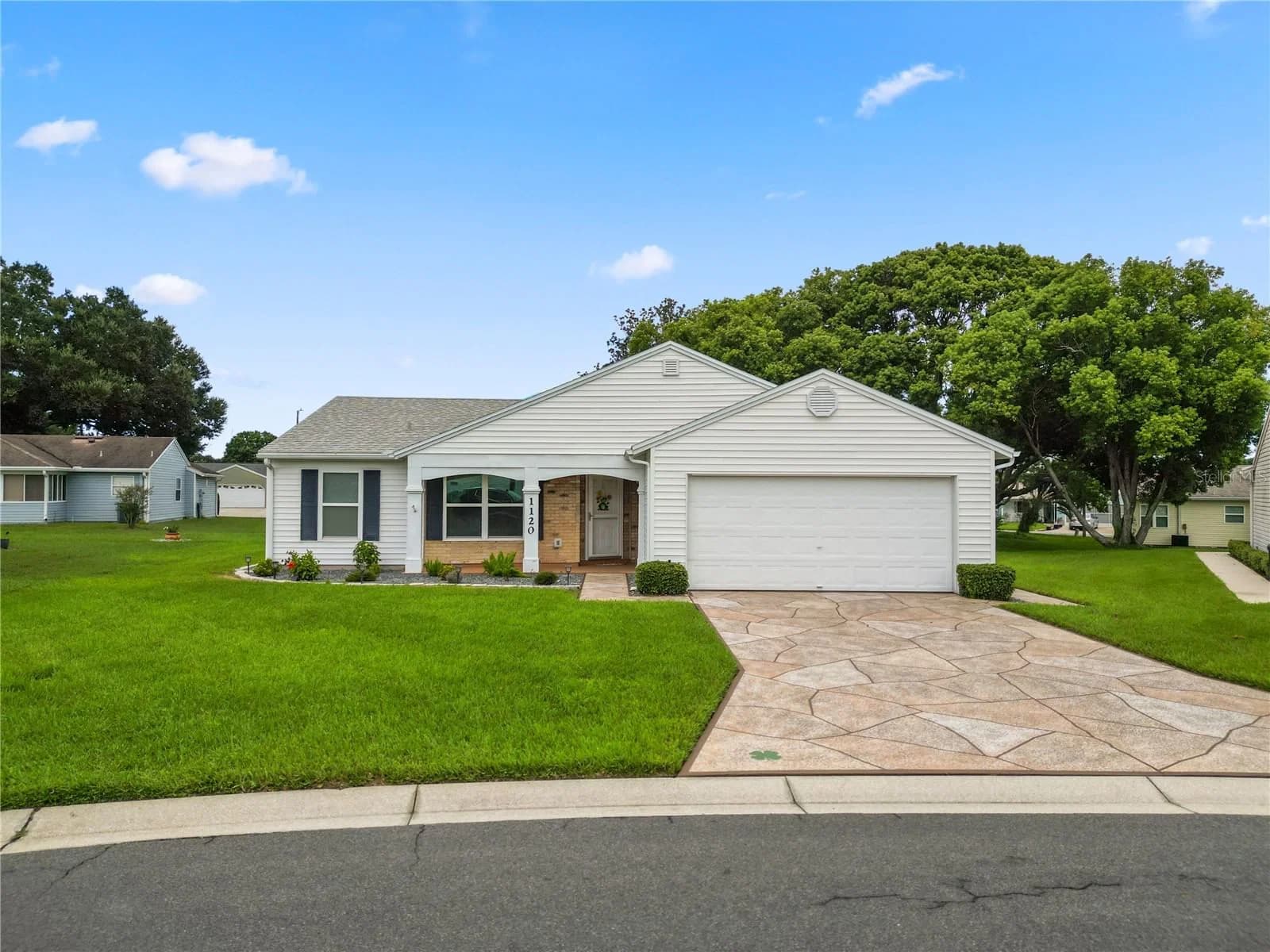 1120 PARAKEET Trail