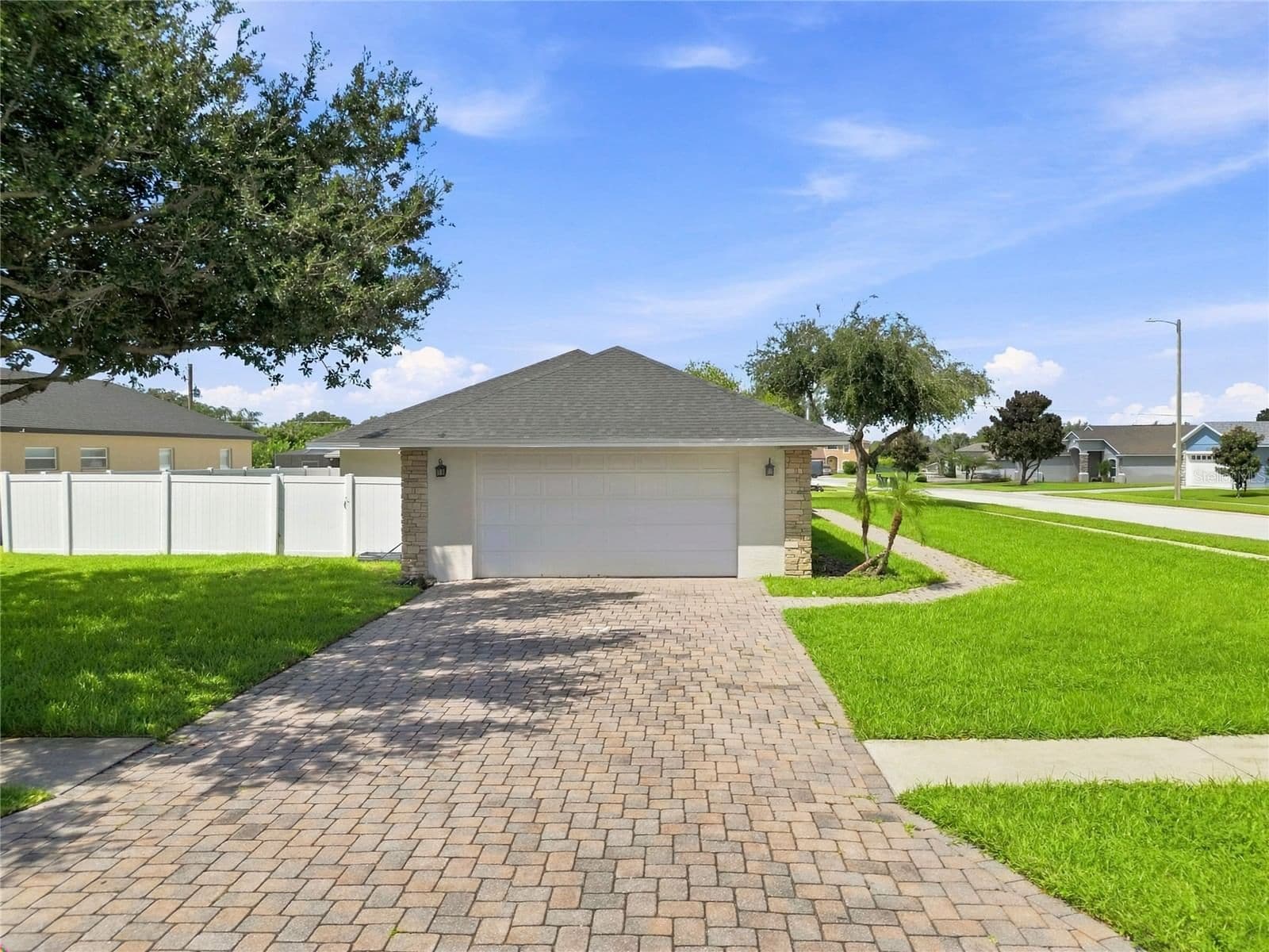 304 BENTLEY OAKS Boulevard