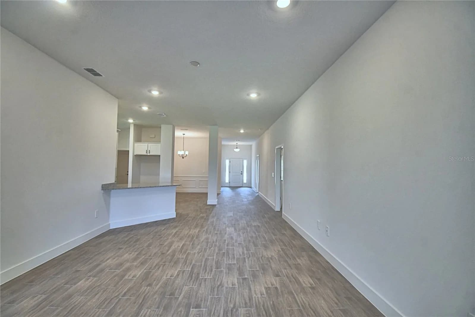 Photo 4 of 5403 WATERSIDE Drive