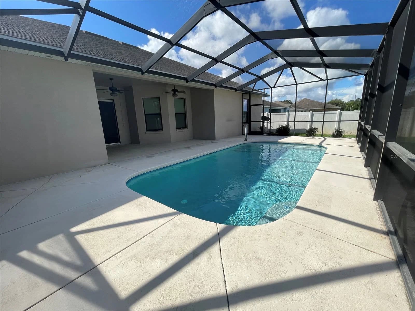 Photo 5 of 326 LAKE MARIANA Way