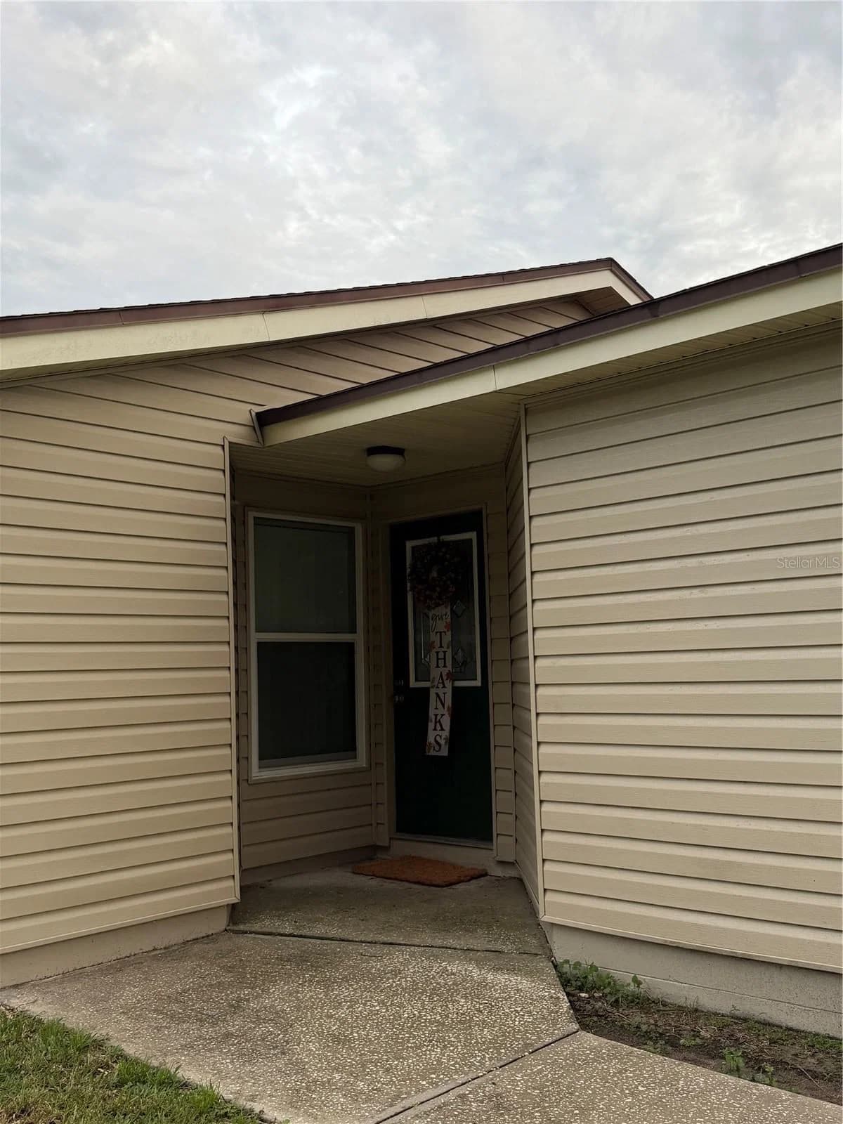 Photo 4 of 1331 PRIMROSE Court