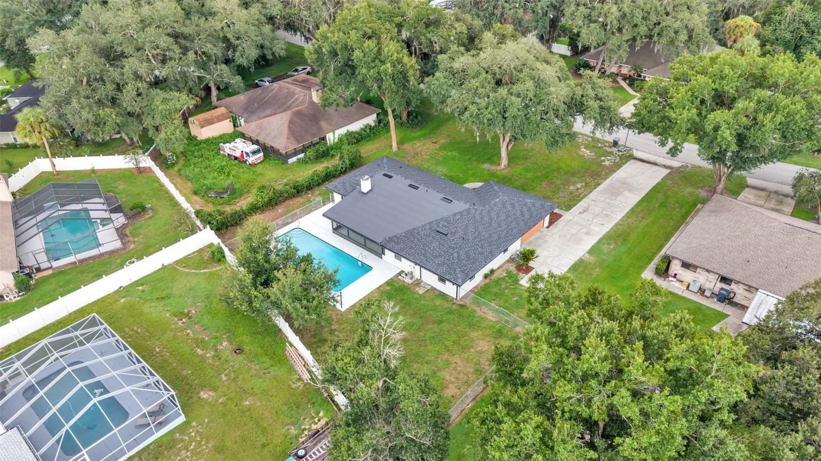 1100 HAMMOCK SHADE Drive