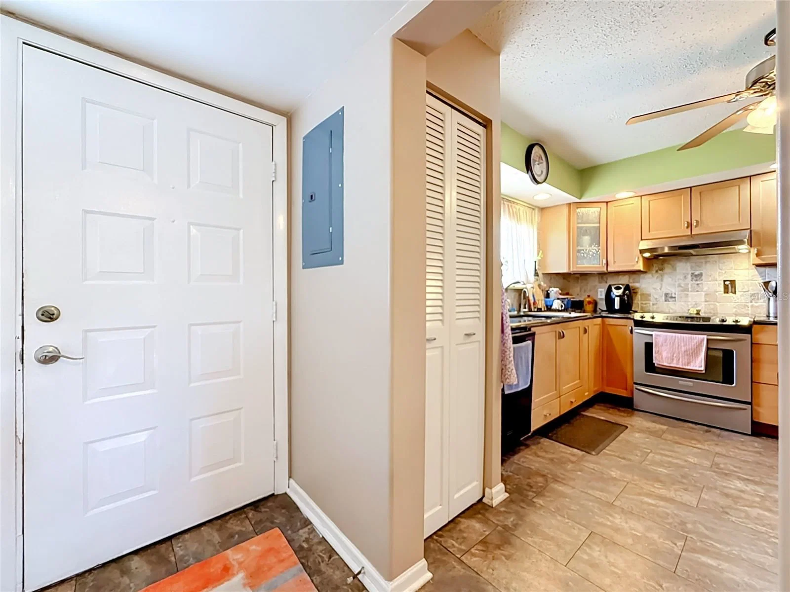 Photo 4 of 6305 NEWTOWN Circle #5B4