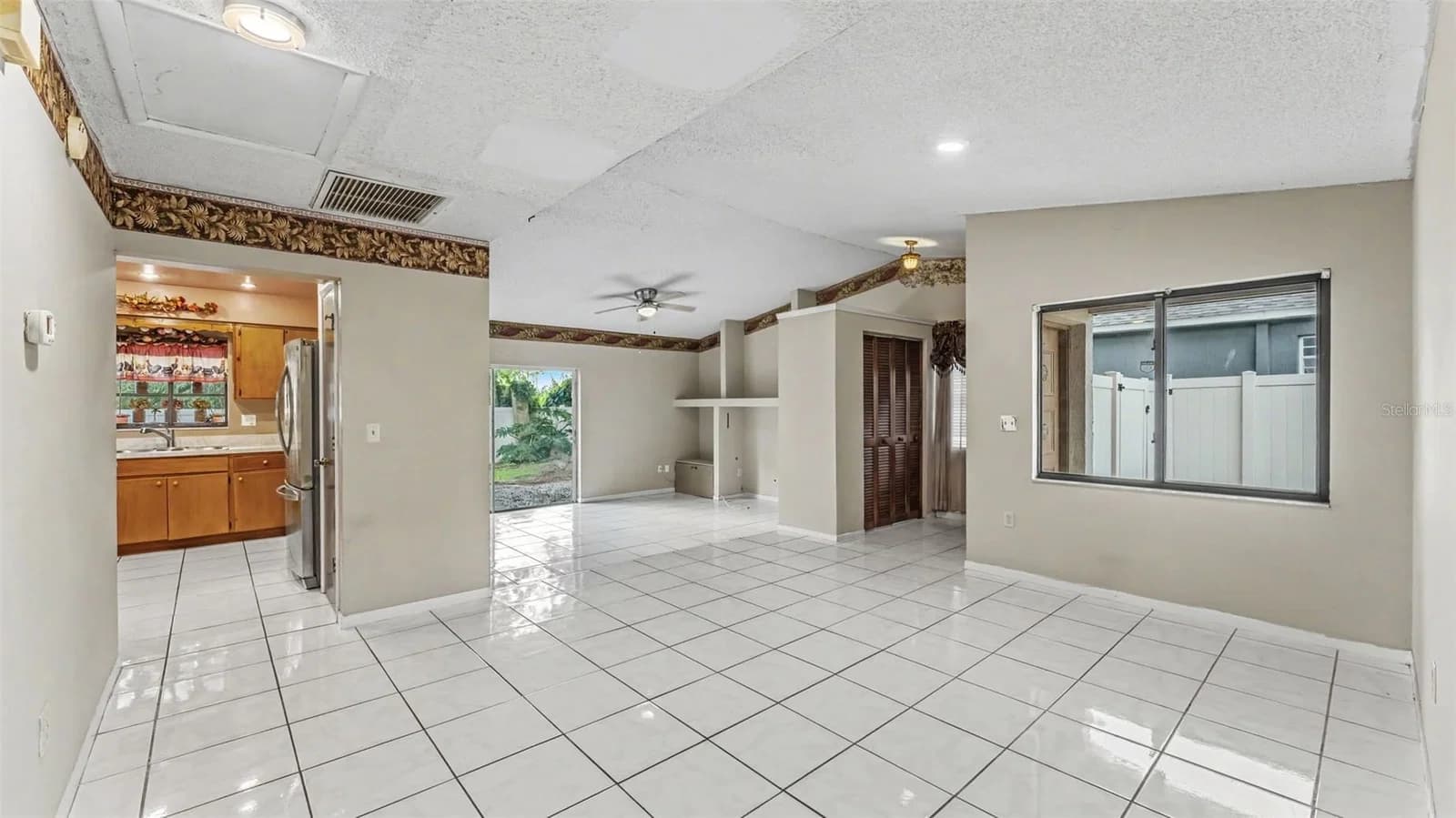 Photo 5 of 842 ROCKINGHAM Road