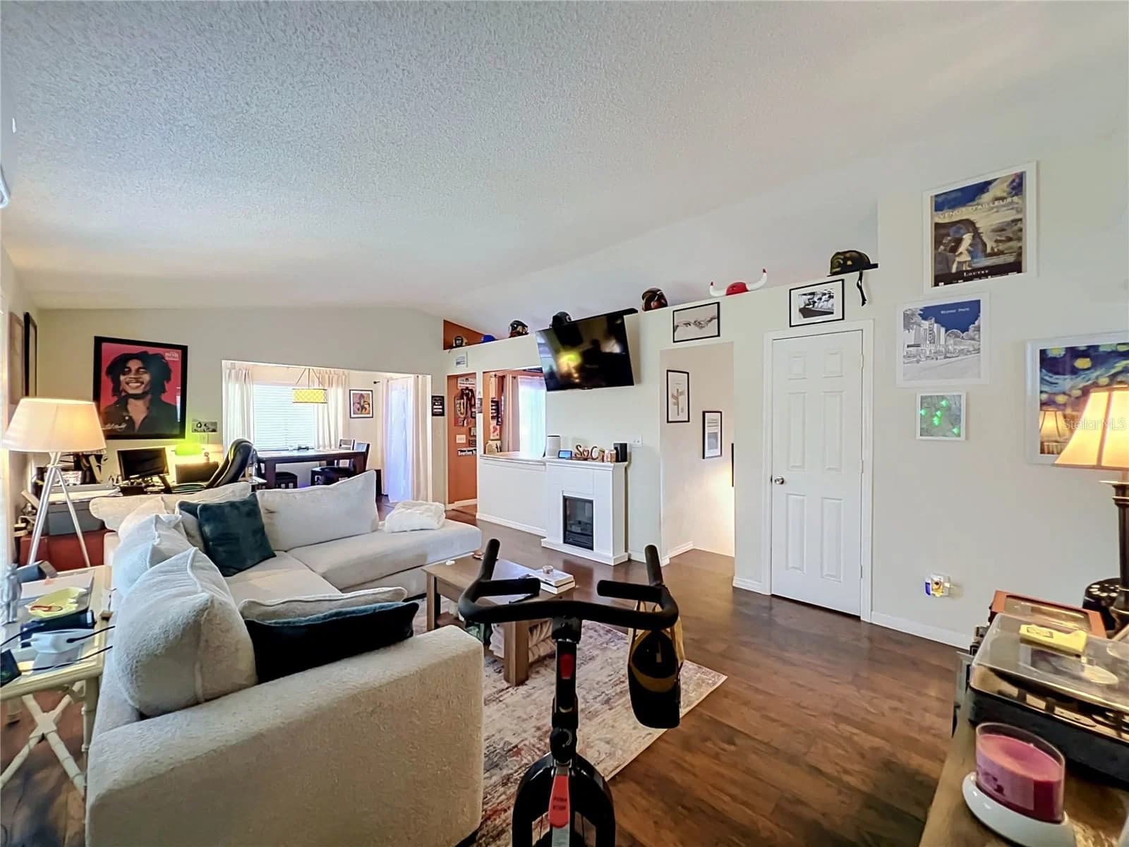 Photo 5 of 1660 ORANGE Avenue