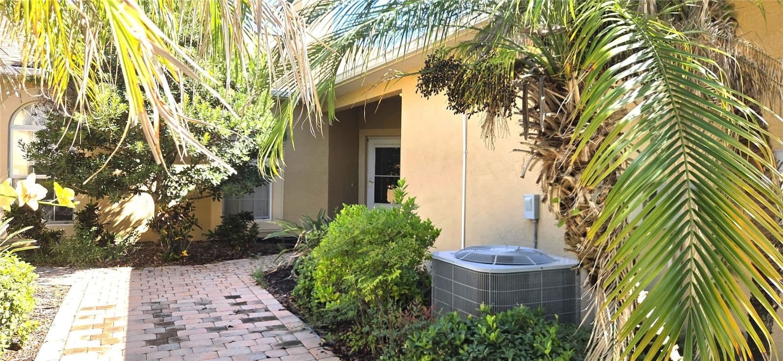 Photo 4 of 1631 LINZ Court