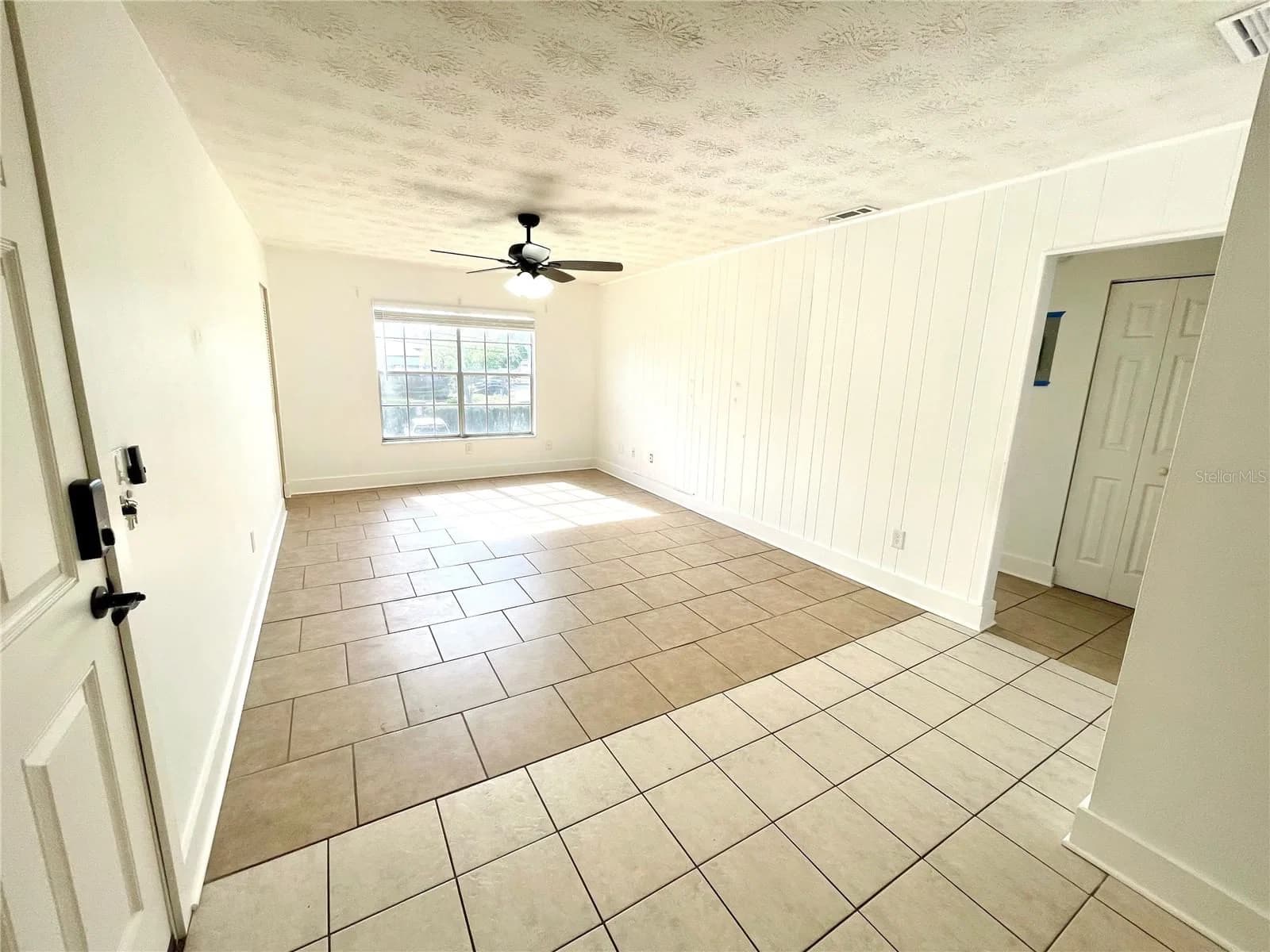 Photo 2 of 5301 HANSEL Avenue #A16