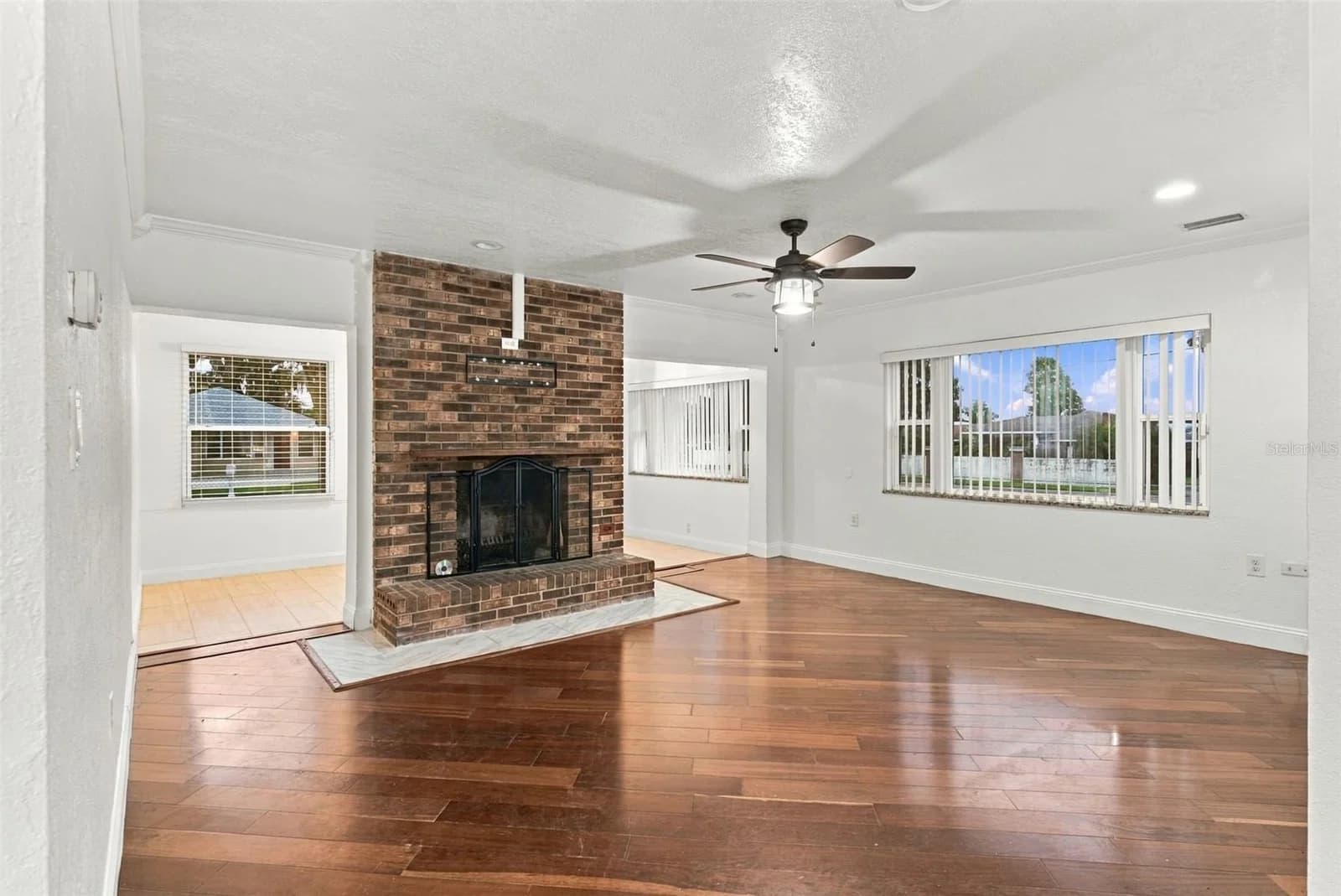 Photo 4 of 1540 LAKE SHIPP Drive