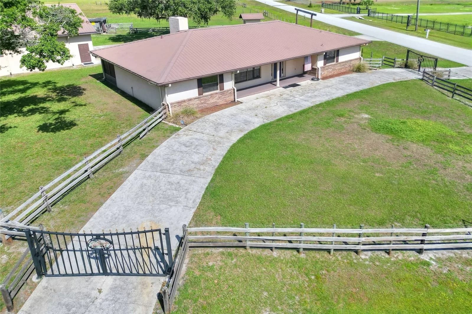 Photo 4 of 4404 MUSKET Drive