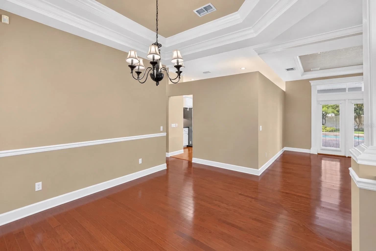 Photo 5 of 734 HIGHLANDS PLACE Boulevard