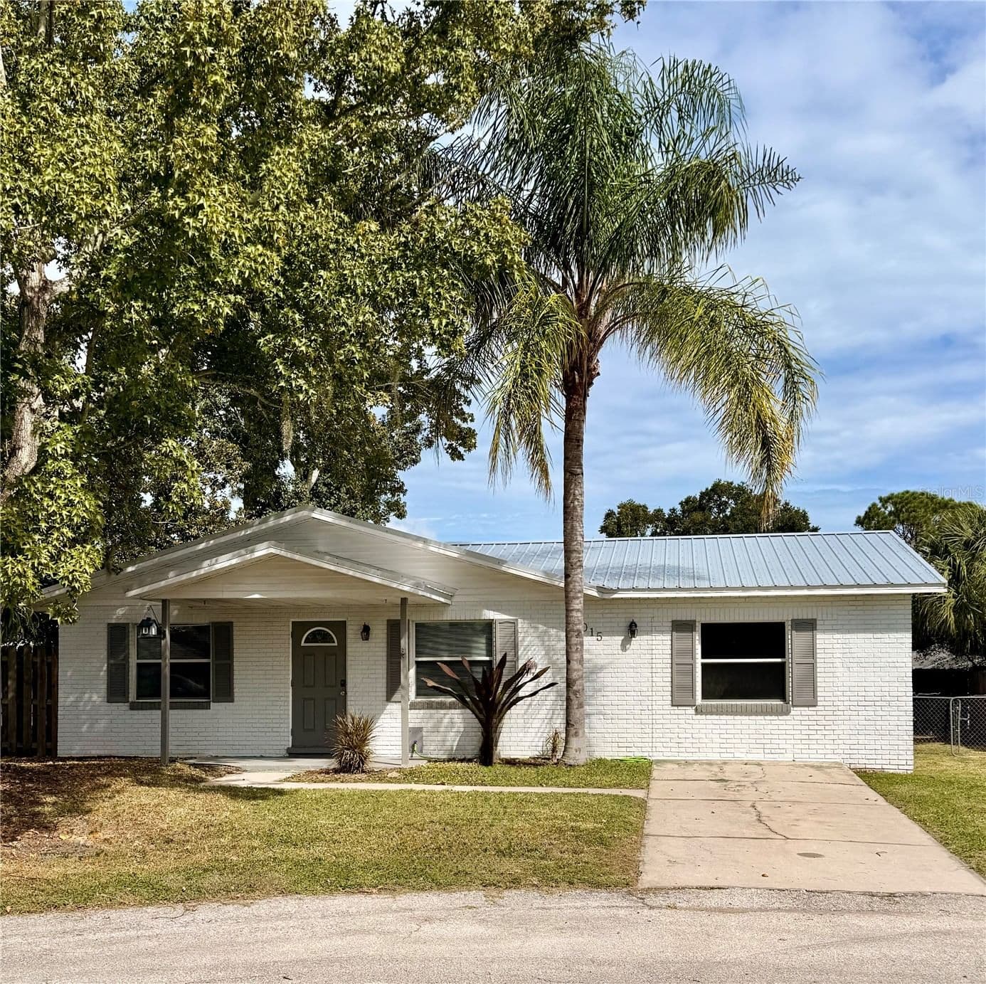 1015 MOCKINGBIRD Circle