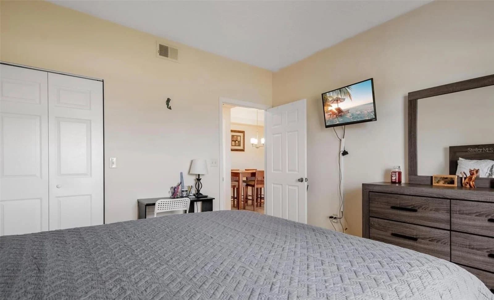 Photo 4 of 11490 VILLA GRAND