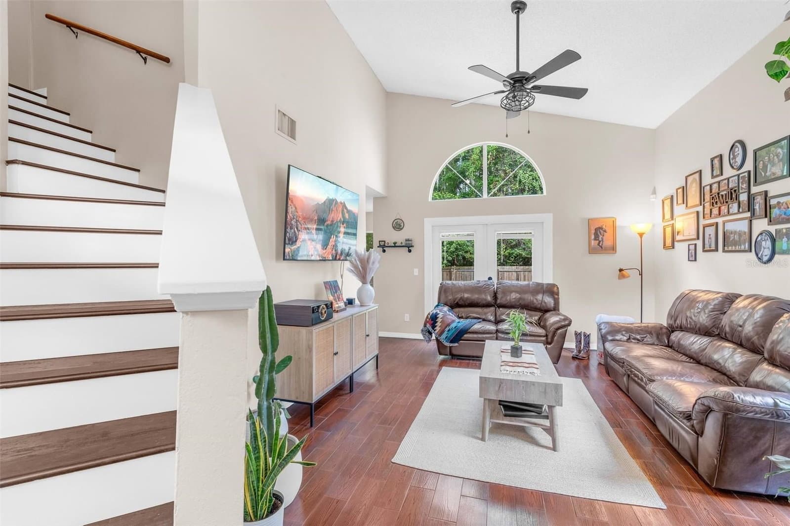 Photo 5 of 10561 SATINWOOD