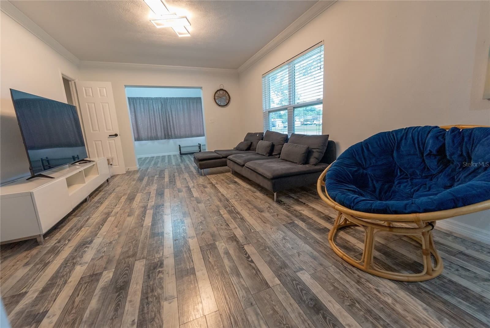 Photo 4 of 2627 AMBERGATE