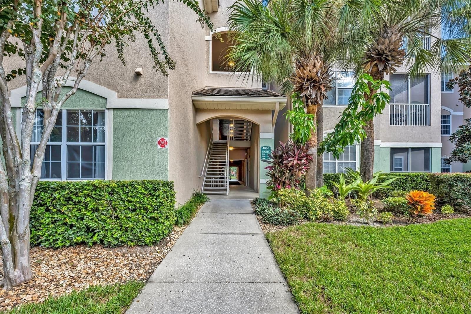 4865 CYPRESS WOODS