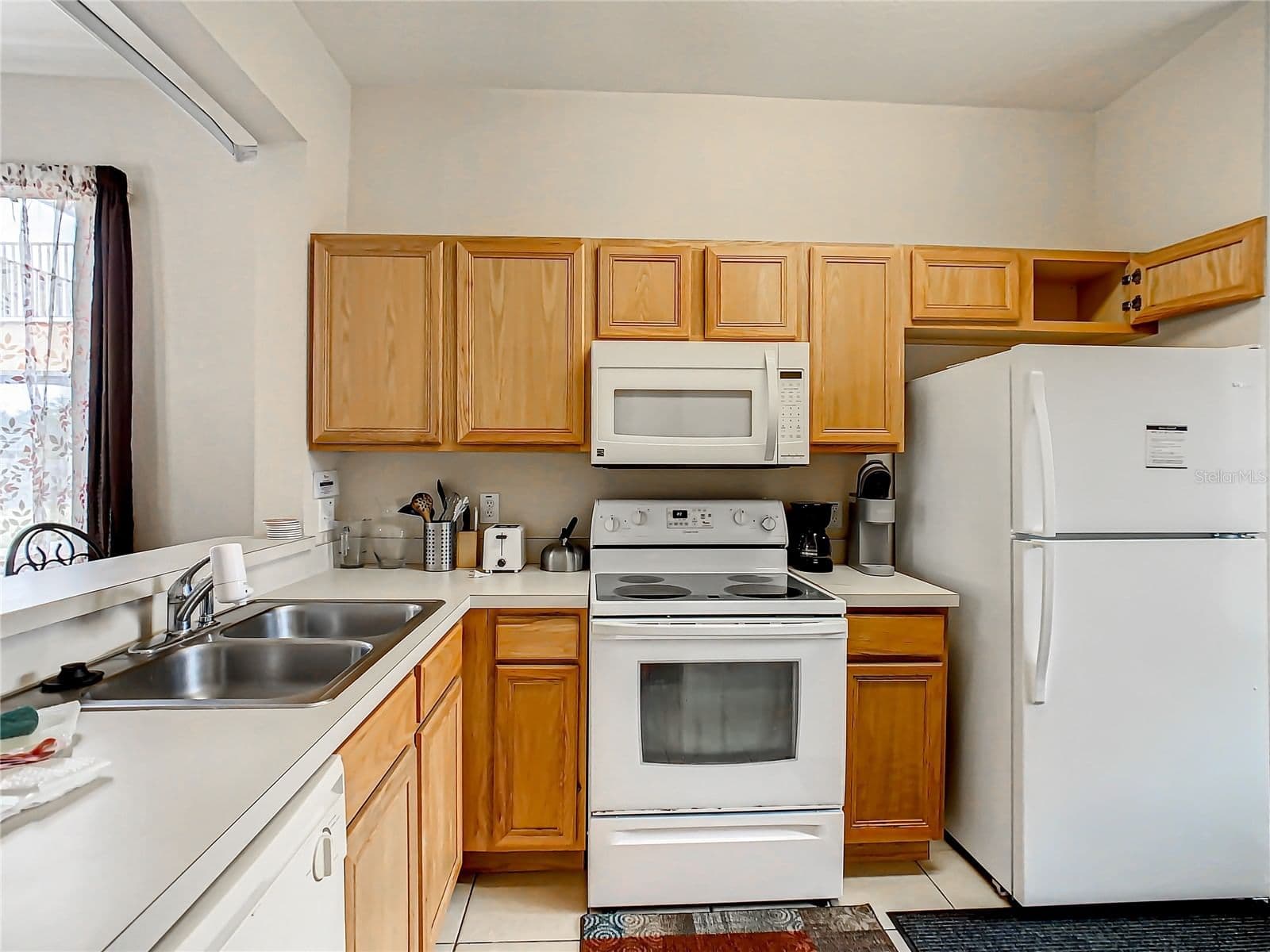 702 CALABRIA AVE