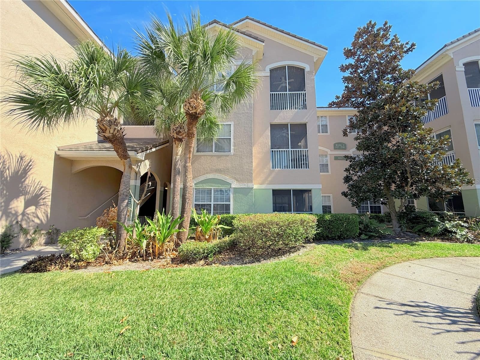 4865 CYPRESS WOODS