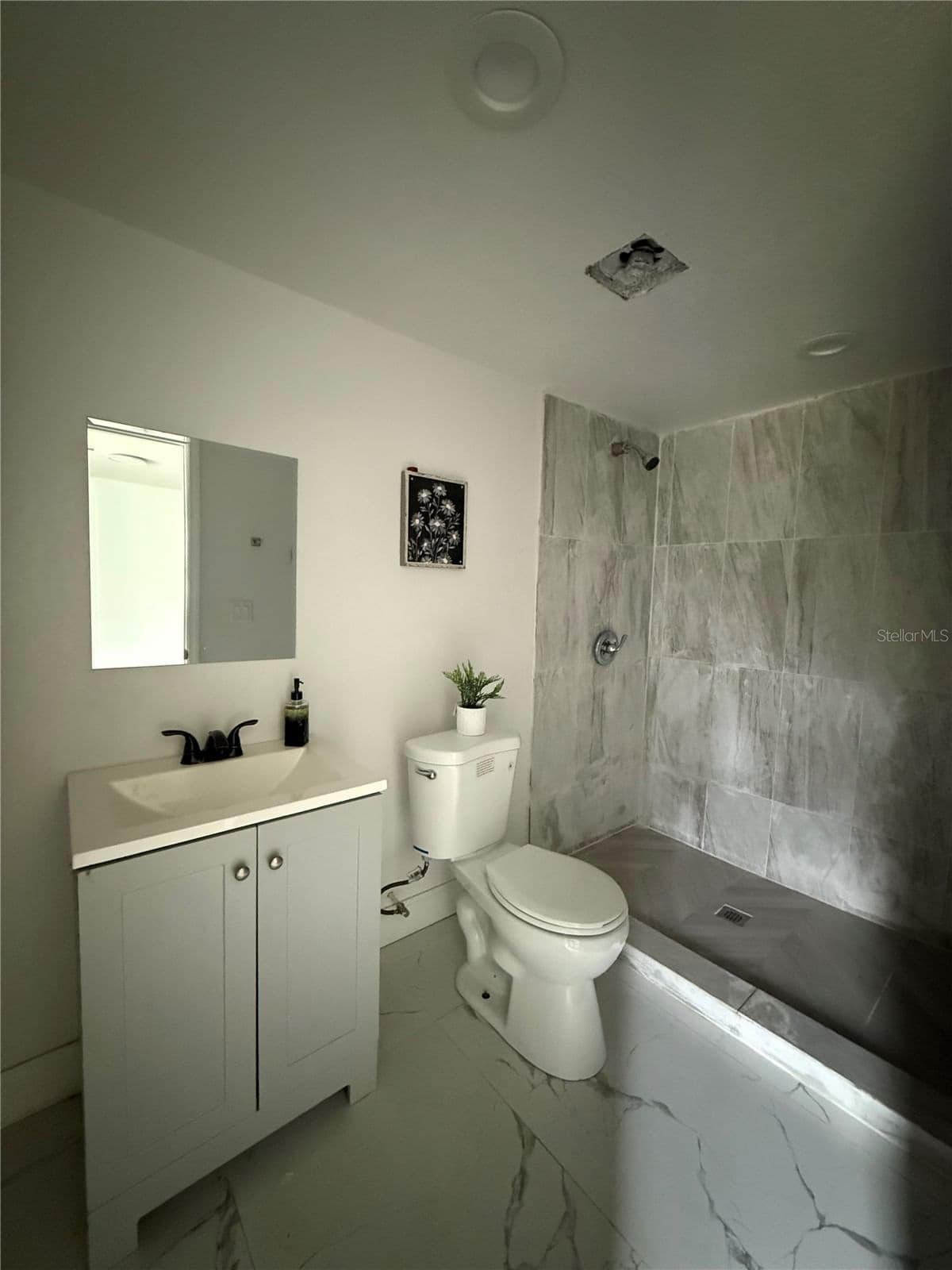Photo 4 of 3931 AVENUE R