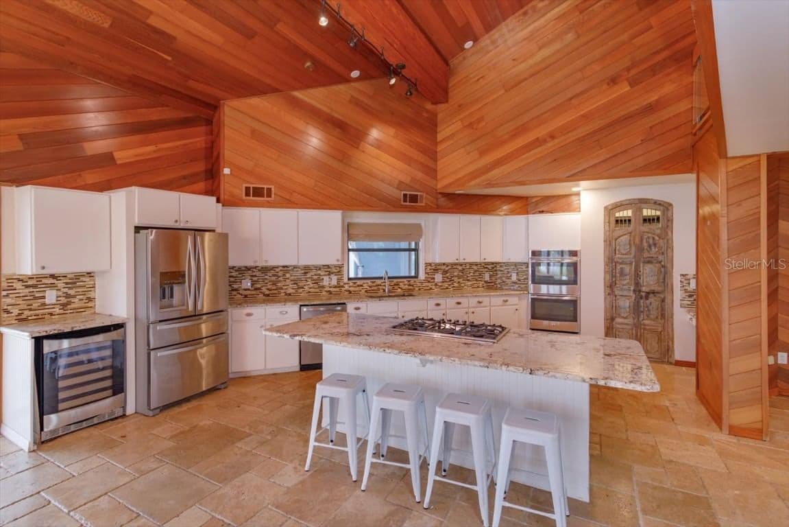 Photo 4 of 13377 LAKE BUTLER