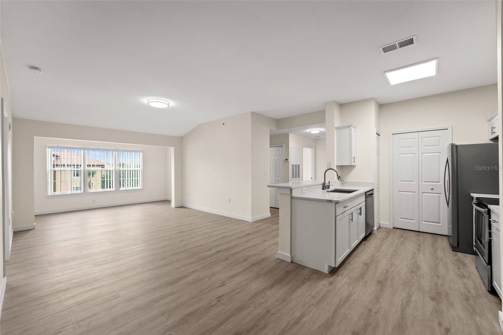 5447 VINELAND