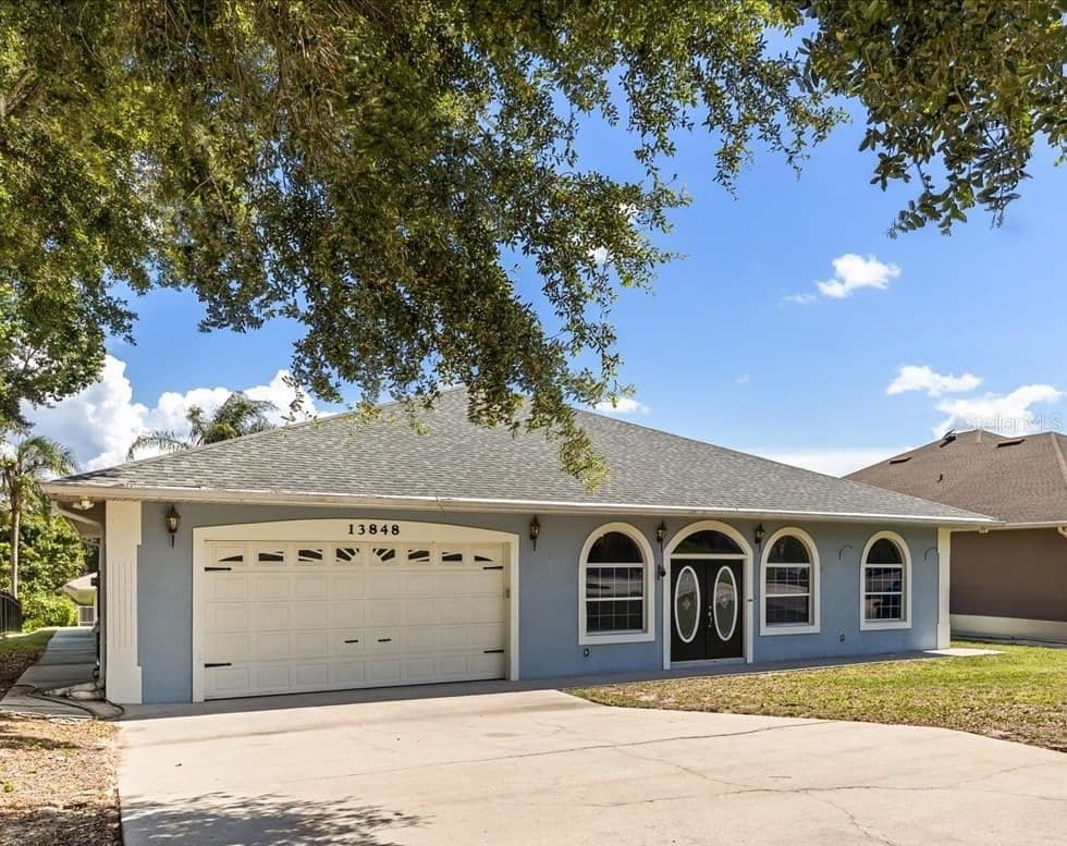 13848 VISTA DEL LAGO