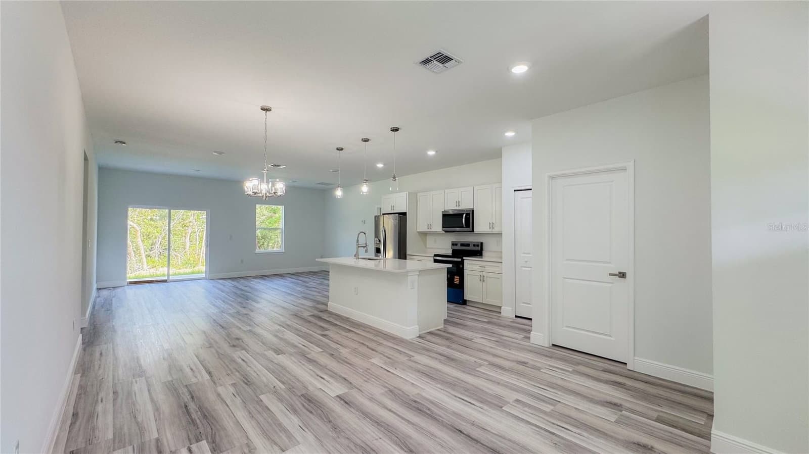 Photo 4 of 15625 37TH