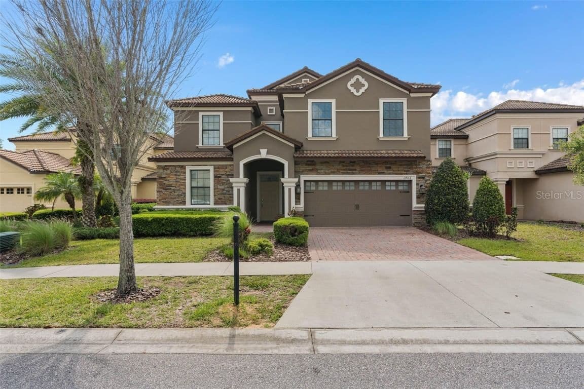 1403 MOON VALLEY