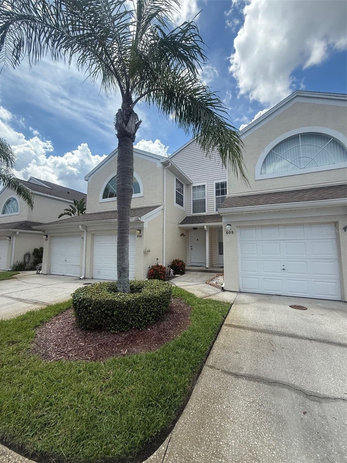 5999 LAKE POINTE
