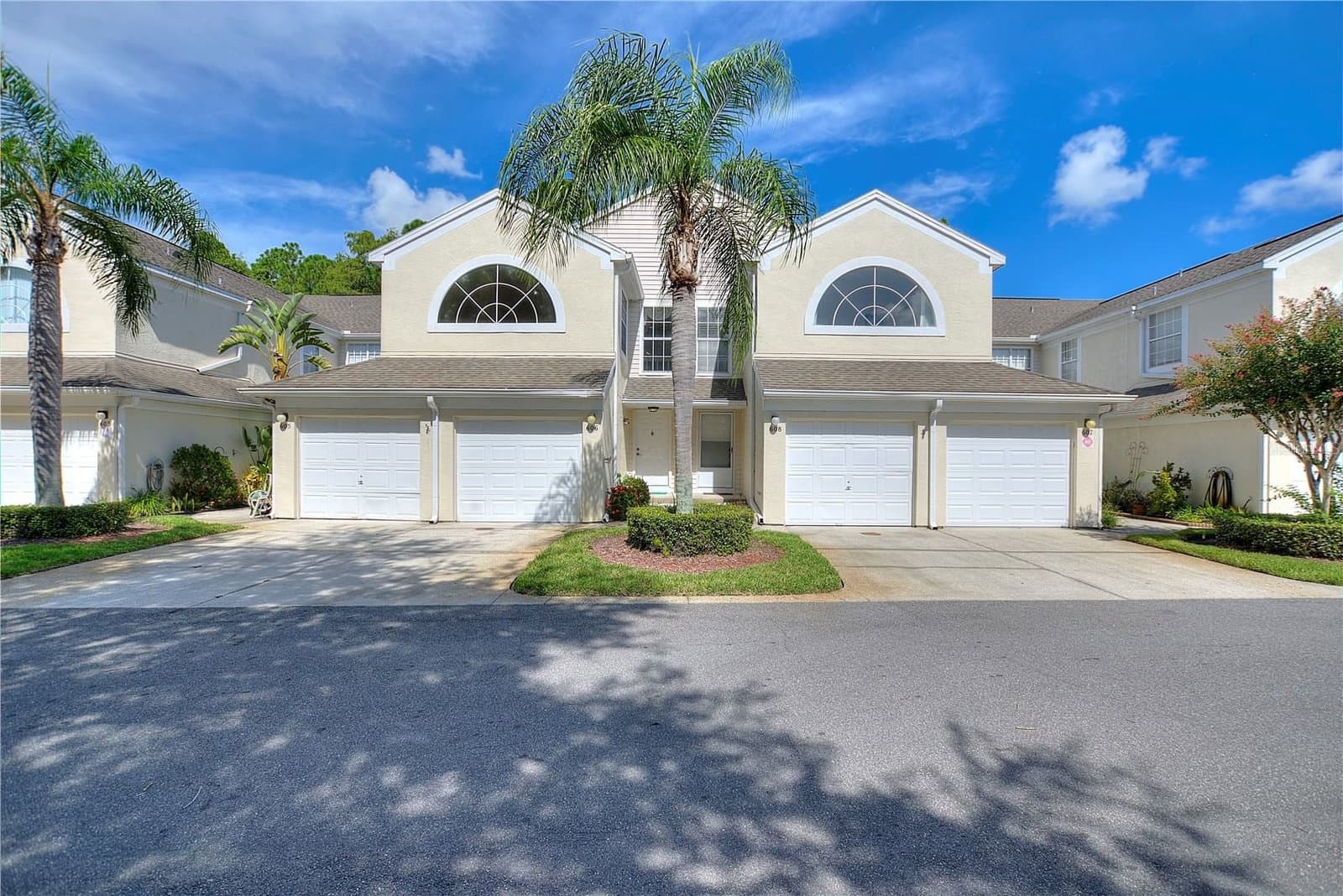 5999 LAKE POINTE