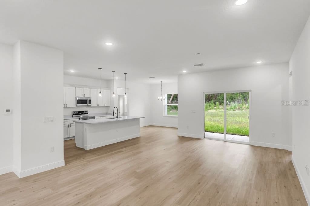 Photo 4 of 16954 39TH CIRCLE