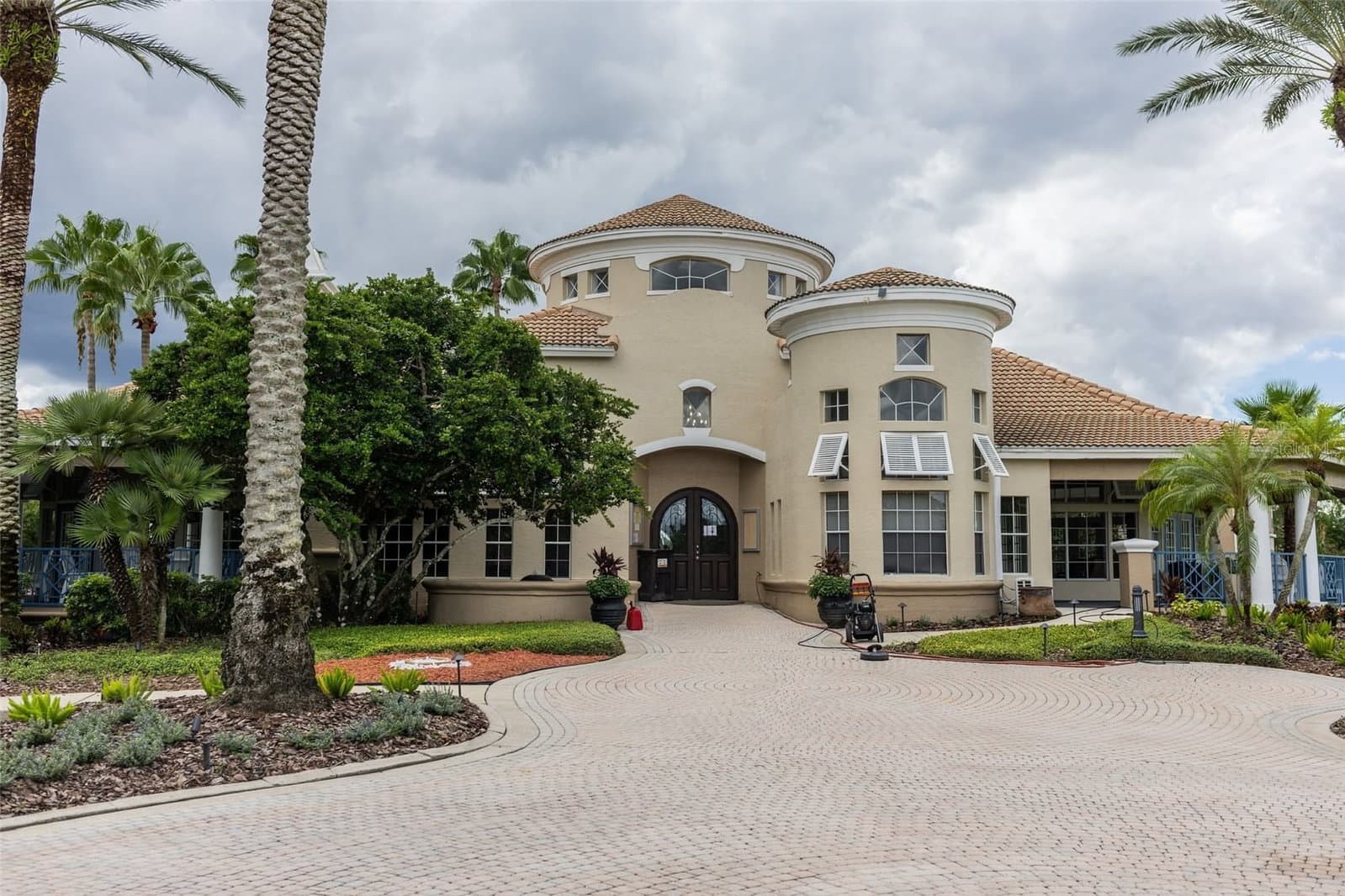 7280 WESTPOINTE