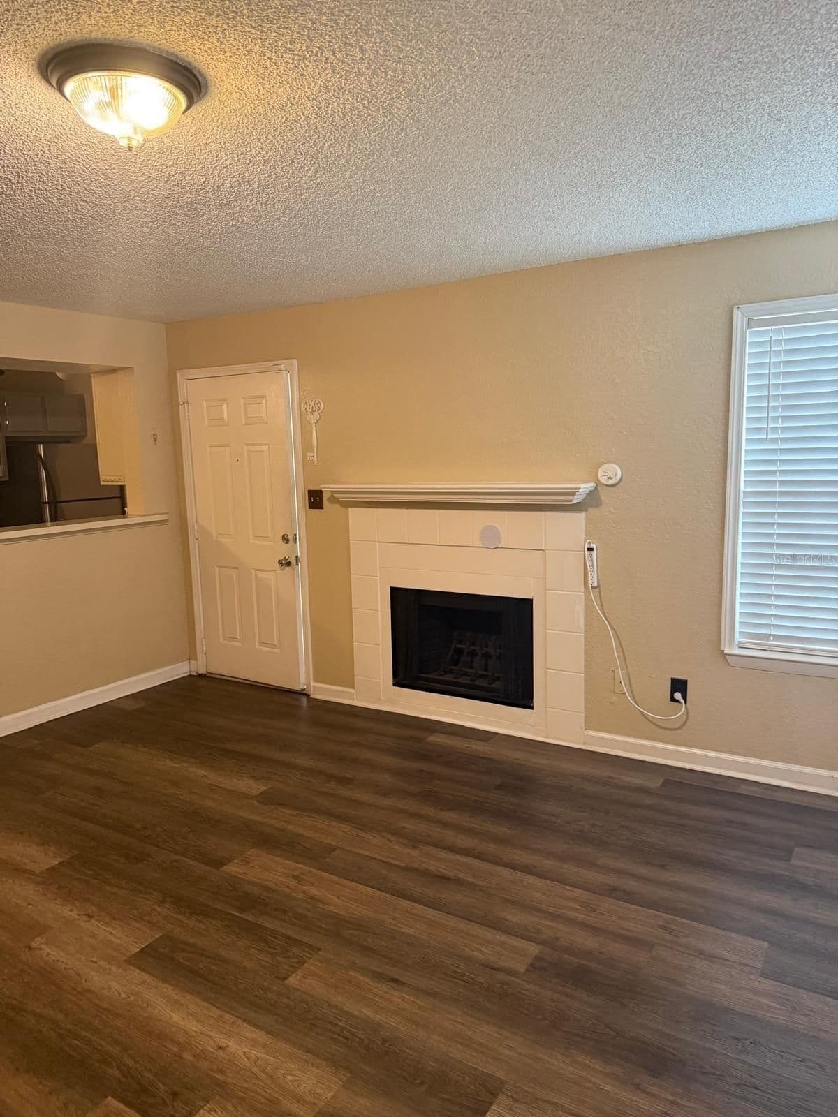 4400 THORNBRIAR