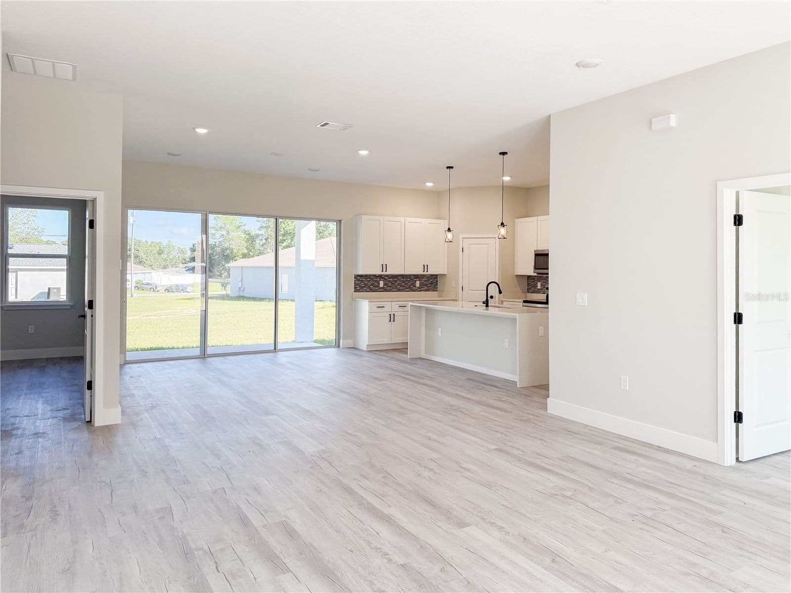 Photo 4 of 6243 133RD STREET