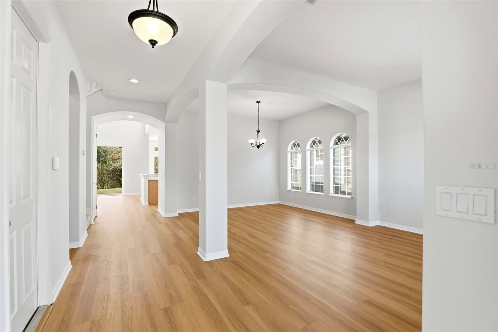 Photo 5 of 16368 TUDOR GROVE