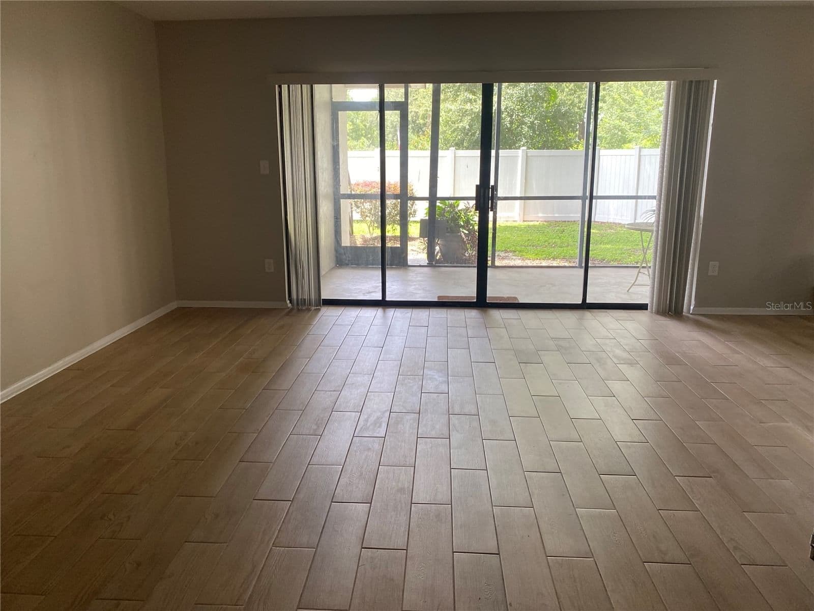 Photo 4 of 4400 CASTLEPALM