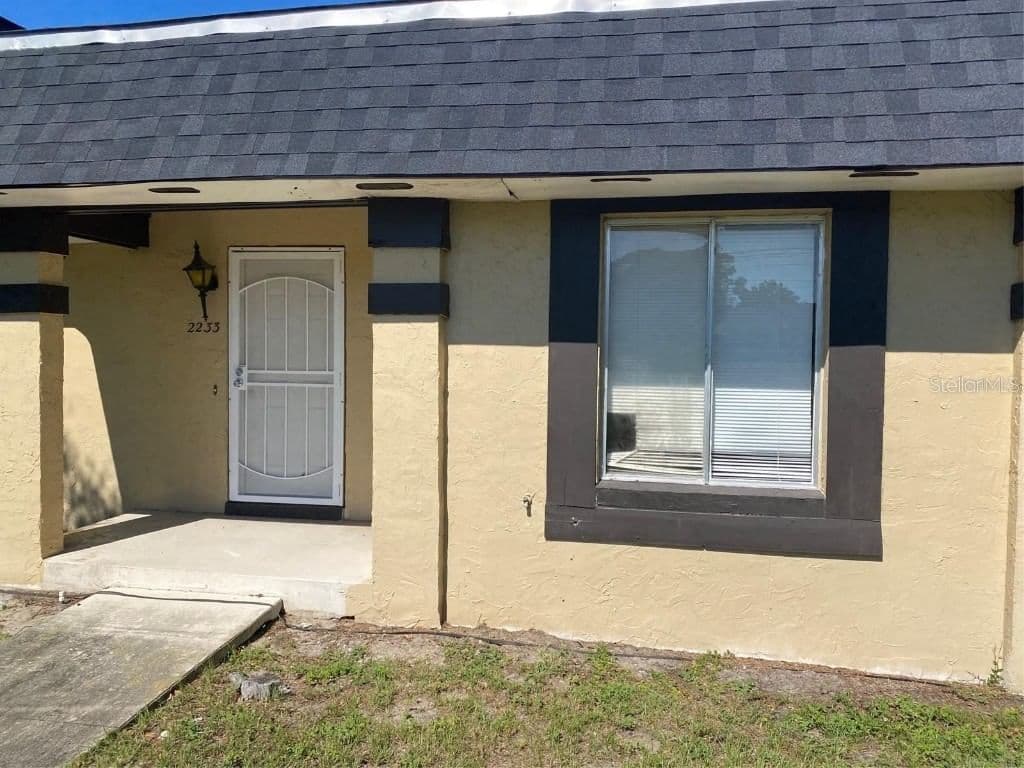 2233 SILVER PINES