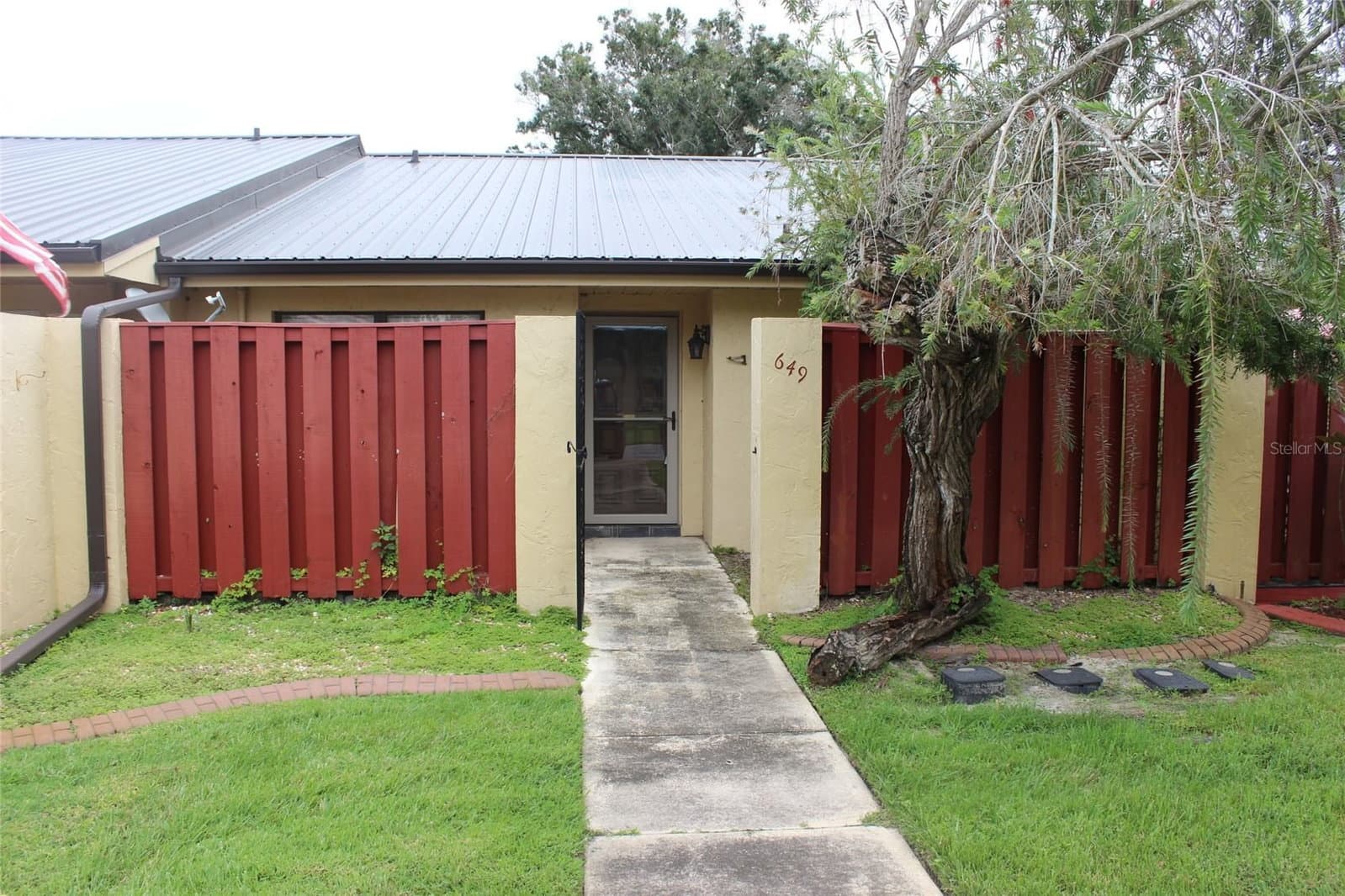 649 BROADMOOR