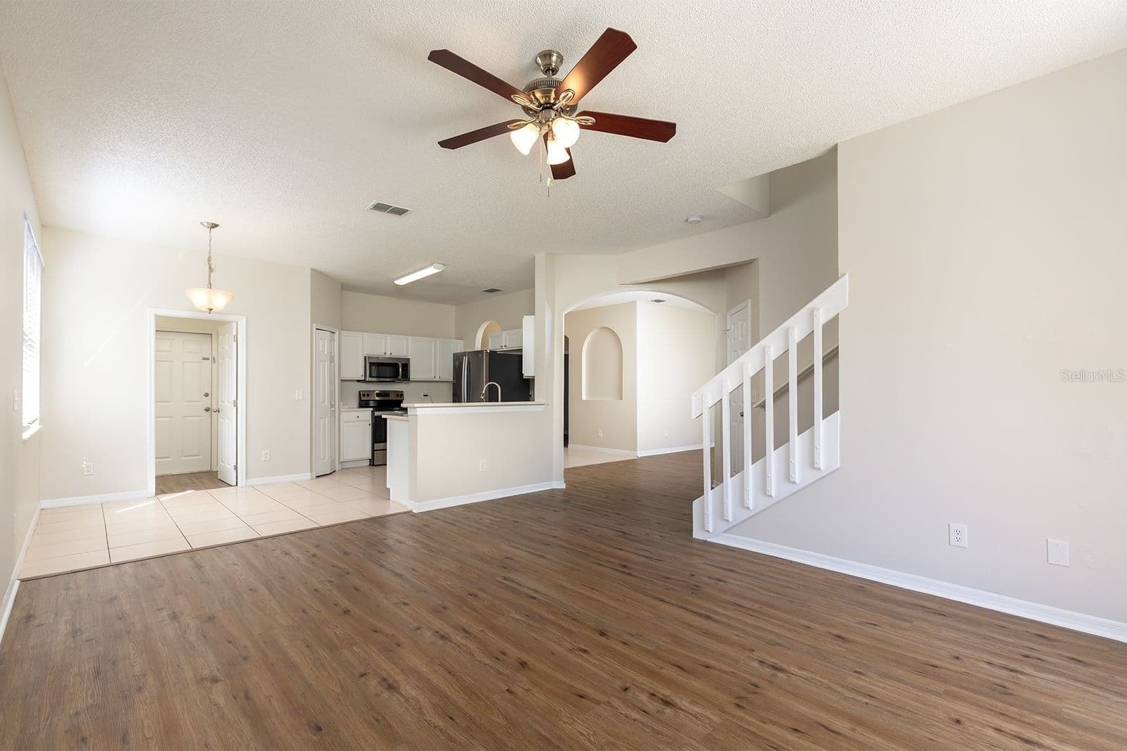 4936 BELLTHORN