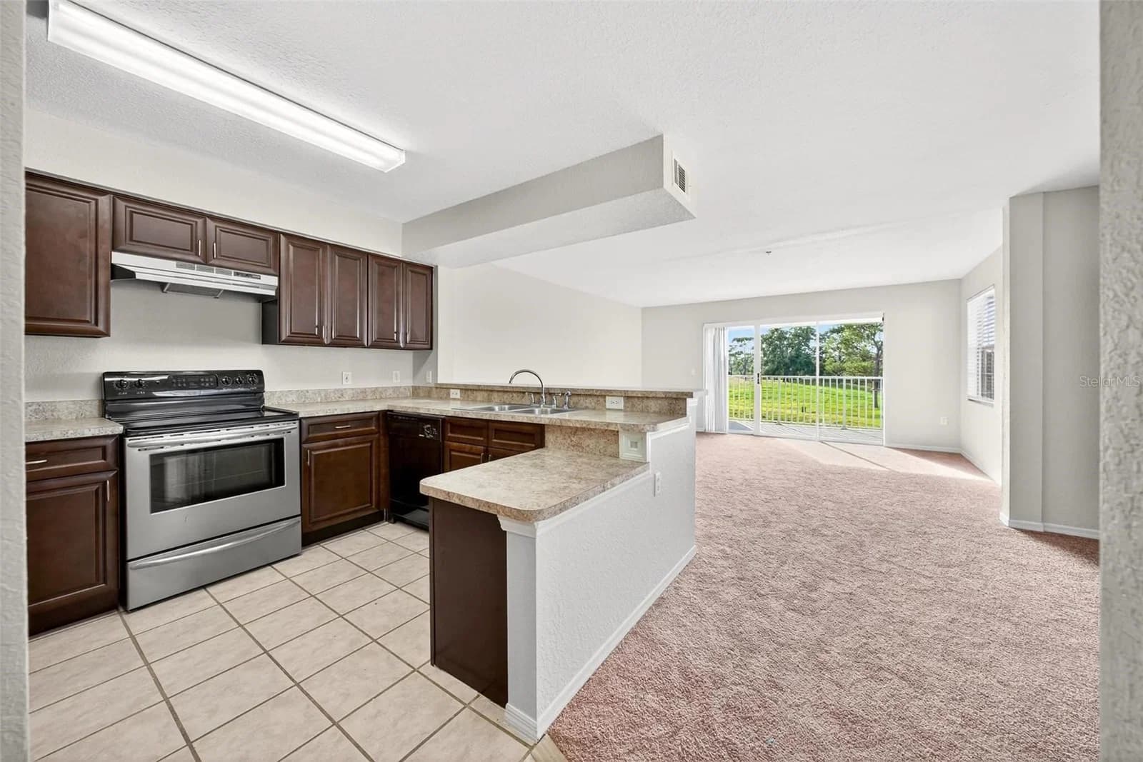 Photo 4 of 13917 FAIRWAY ISLAND Drive #928