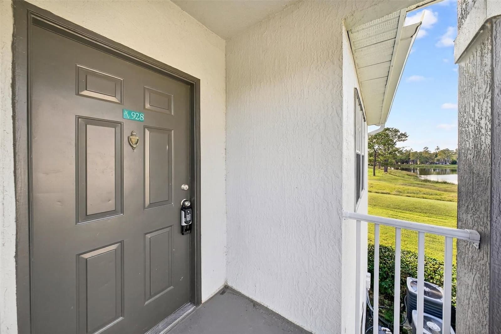 Photo 5 of 13917 FAIRWAY ISLAND