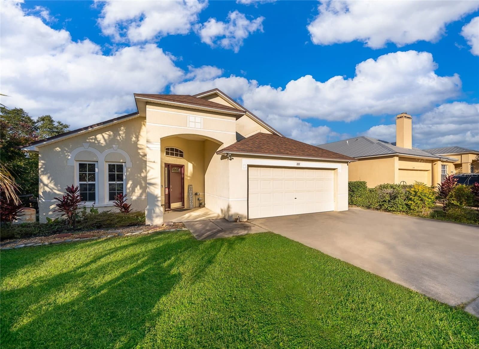 1152 VIEW POINTE