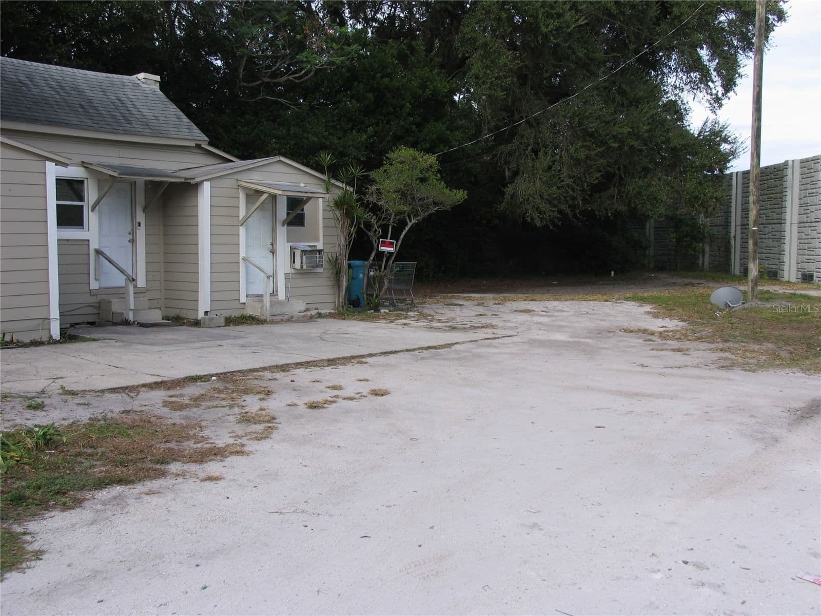 1020 AVONDALE