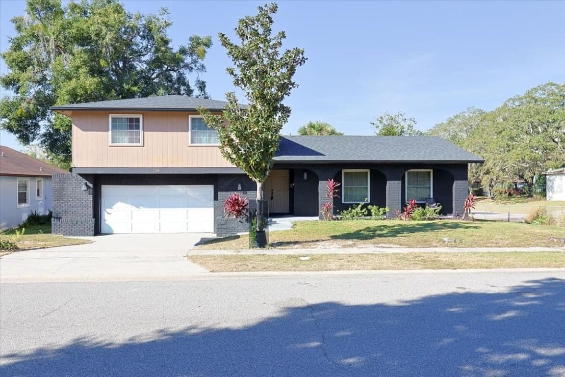 2244 MENOMONEE