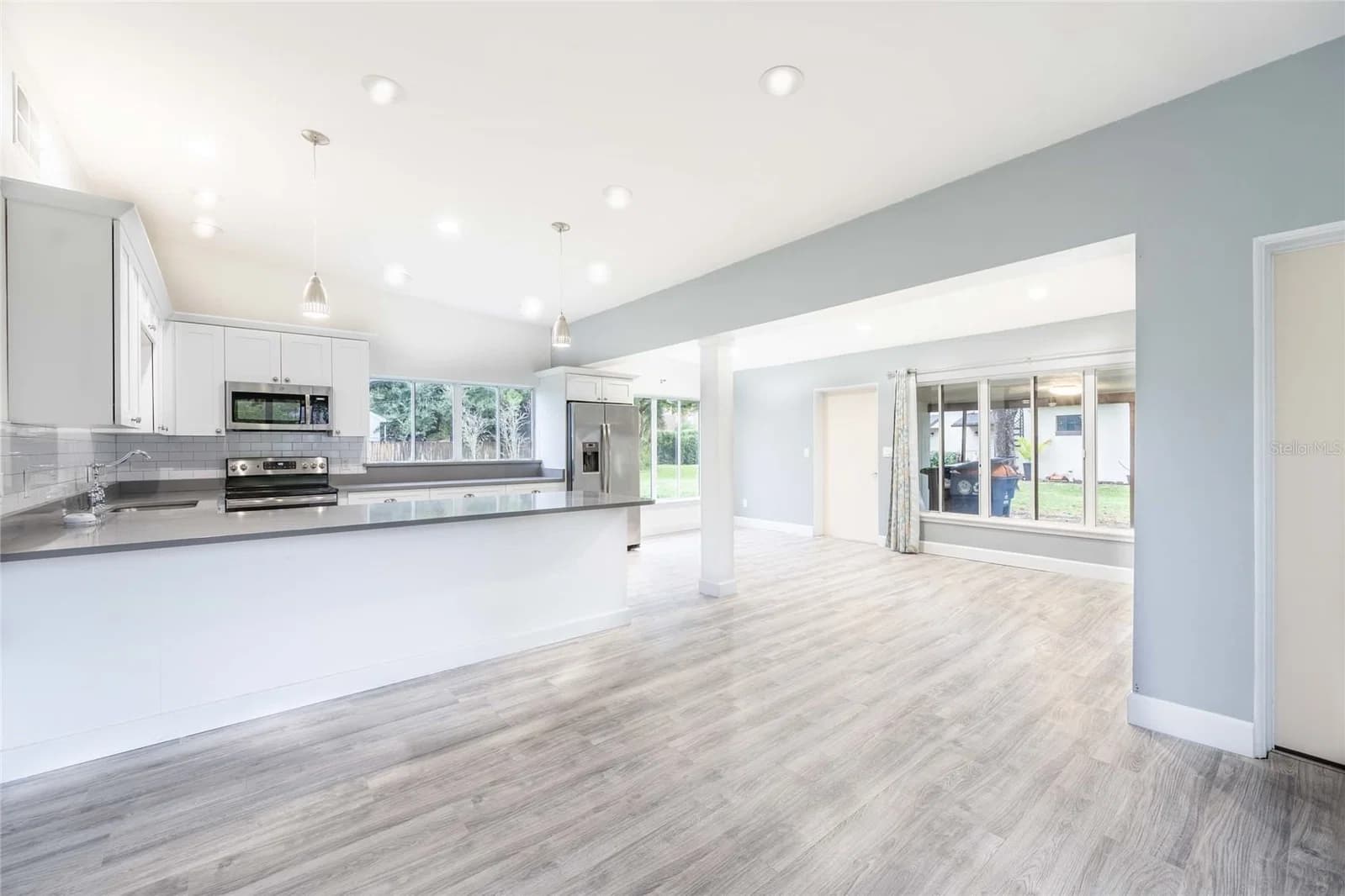 2231 NAIRN Drive