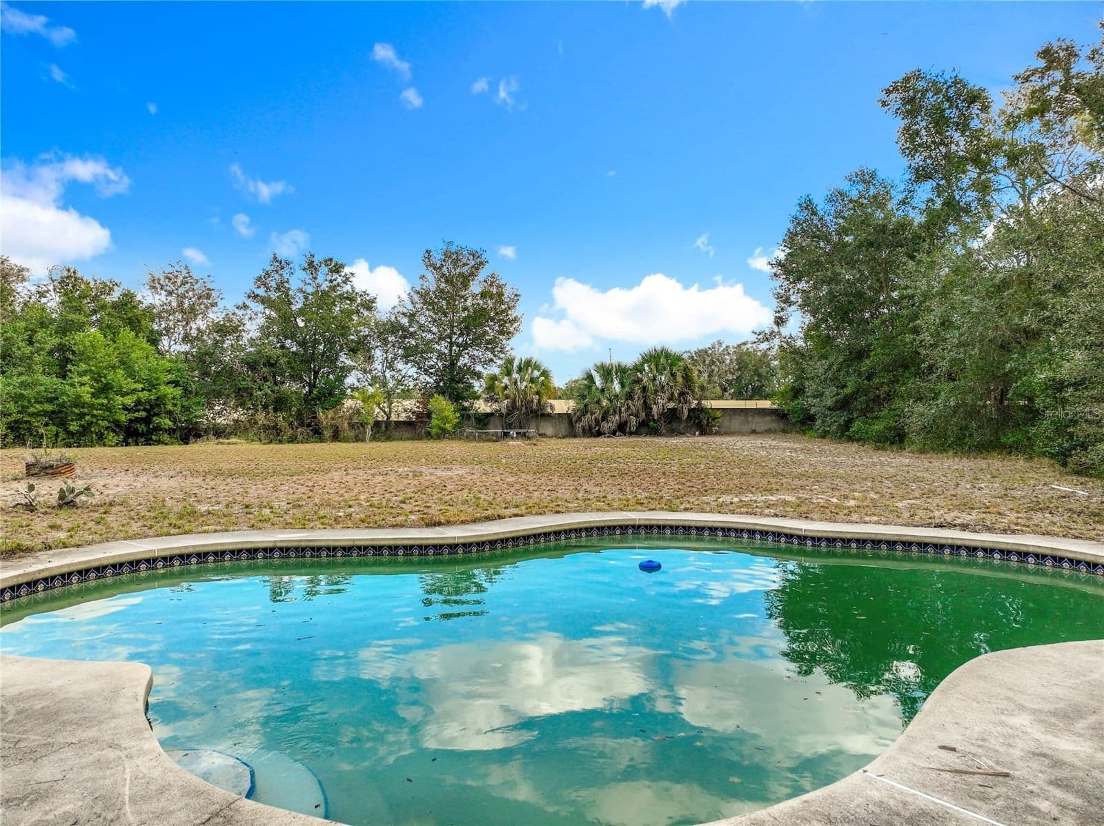 1833 CROWLEY Circle