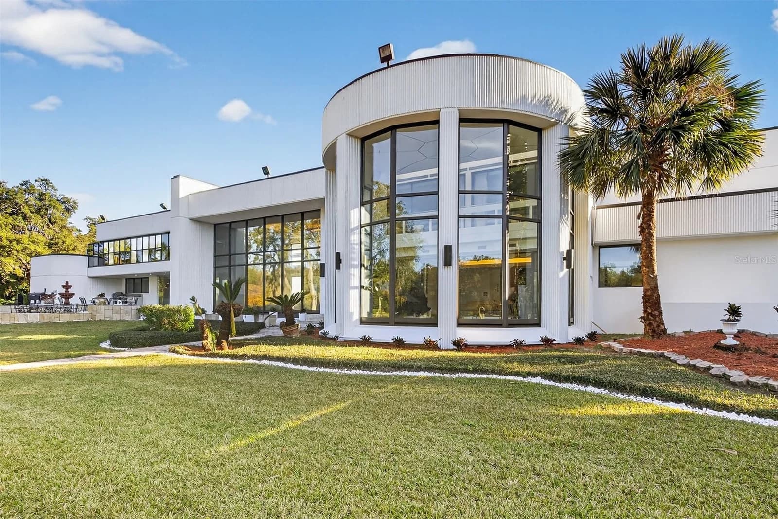 812 SWEETWATER CLUB Boulevard