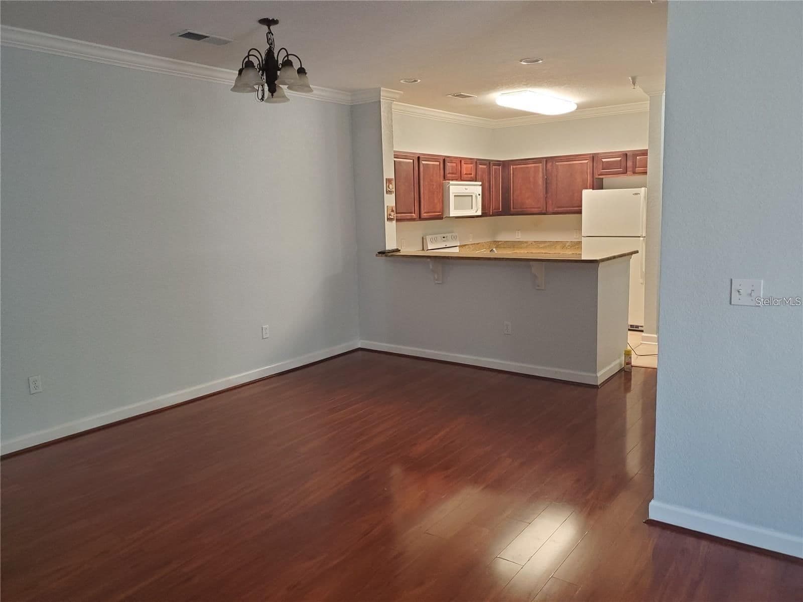 Photo 5 of 1371 TUSCAN TER