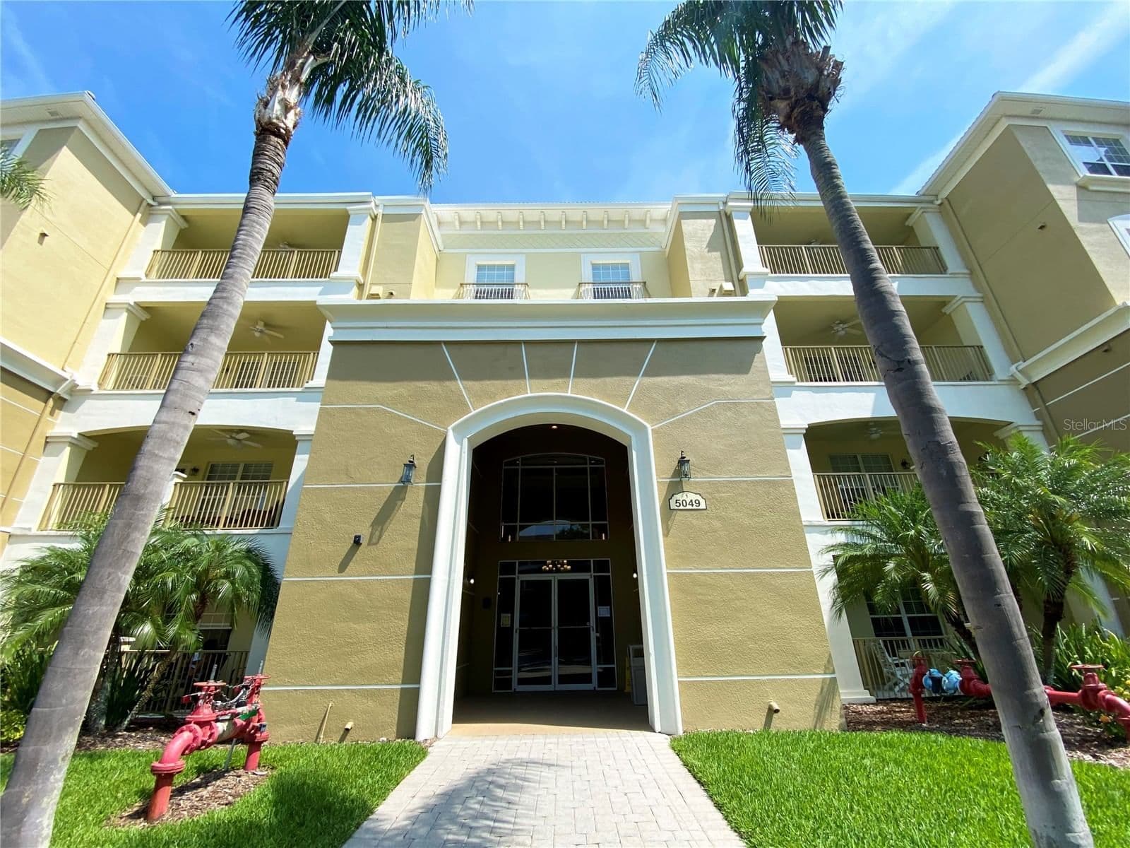 5049 SHOREWAY